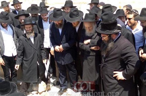 מנהג ירושלים בשירת ניגוני רבותינו בלוויה ● הרב יעקב חביב 
