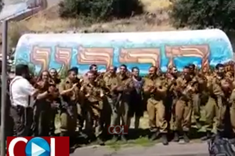 חברון: החיילים שרו תודה לשלוחים