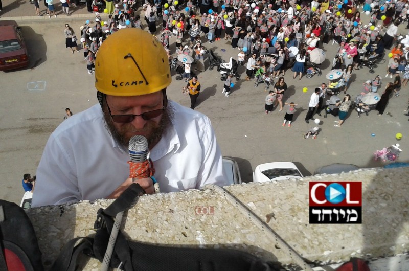 צפו: מדוע סגן ראש העיר קפץ מהגג בקרית מלאכי? • וידאו צפו: מדוע סגן ראש העיר קפץ מהגג בקרית מלאכי? • וידאו