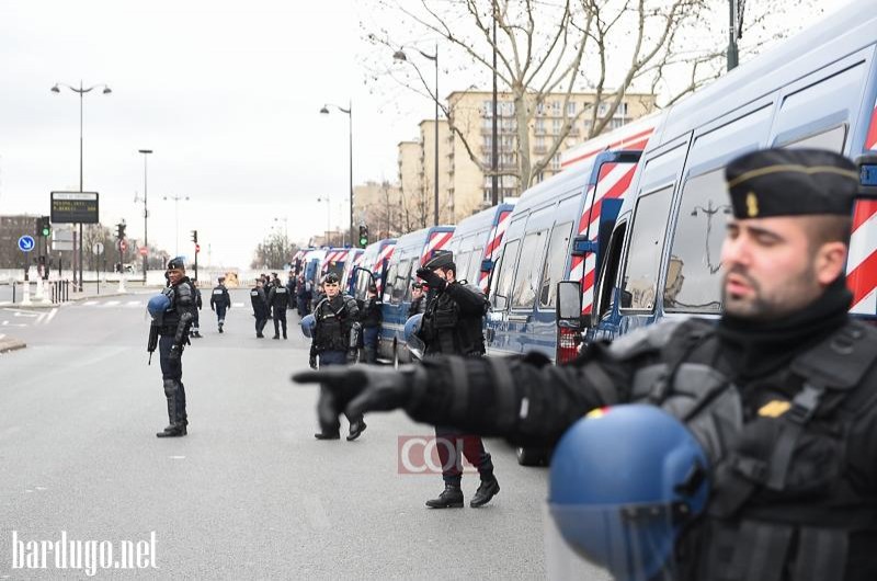 פיגוע דקירה בצרפת: מחבל זעק 