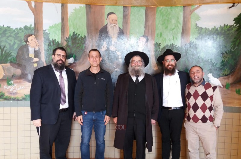 חיפה: מנהל המחלקה לחינוך יסודי הגיע לביקור במוסדות חב