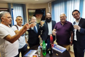 משפחת דייטש תפעל עם הקהילה הישראלית בסופיה