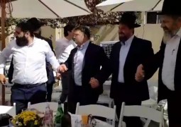 שמח בערב החג: ר' אבי מלכא חוגג ברית לבנו, בביתו בכפר חב שמח בערב החג: ר' אבי מלכא חוגג ברית לבנו, בביתו בכפר חב