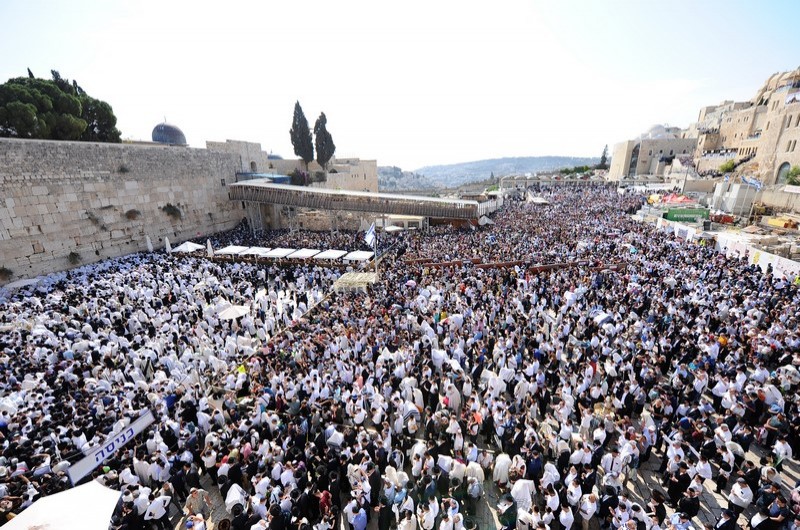 כ-60,000 יהודים השתתפו בברכת הכהנים בכותל המערבי