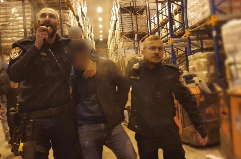 צעיר גנב רכב באשדוד וברח מהשוטרים אל תוך חדר קירור במפעל 