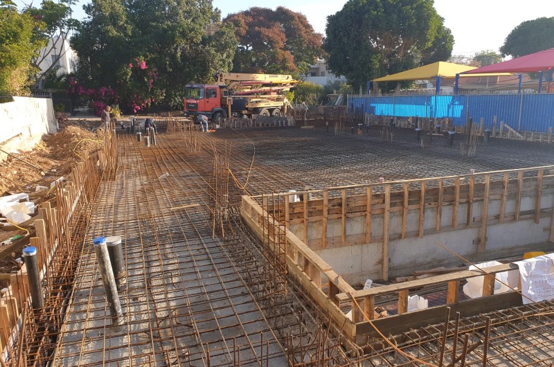 יציקת ריצפת המקווה החדש בשכונת נחלת הר חב