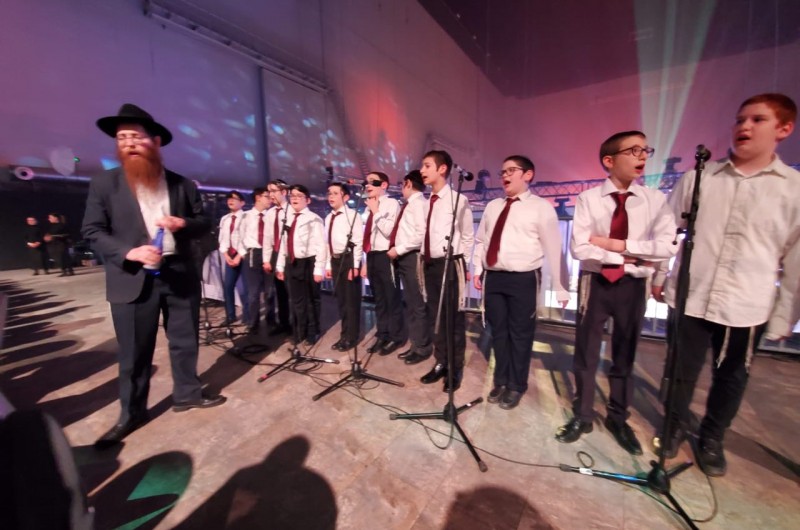 מקהלת ילדי חדר חב