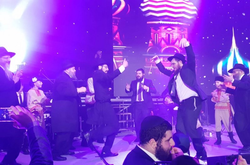 הלהיט שסחף את הרחבה: בני פרידמן והרוסים שרים 'חארשו'
