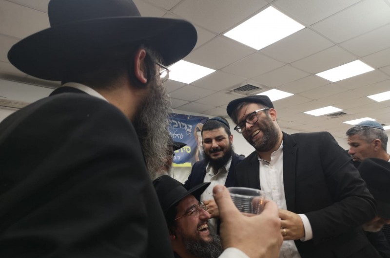 ח ח