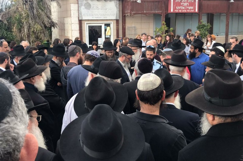 מאות מלווים את הגב' רחל גרין ע