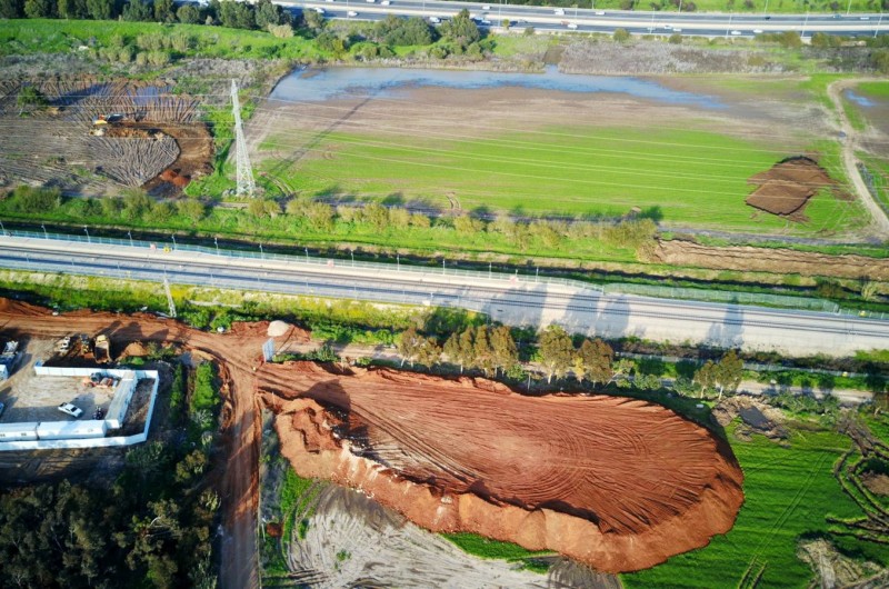 ממעוף הציפור: רחפן מתעד מן האוויר את העבודות שהחלו בכפר חב