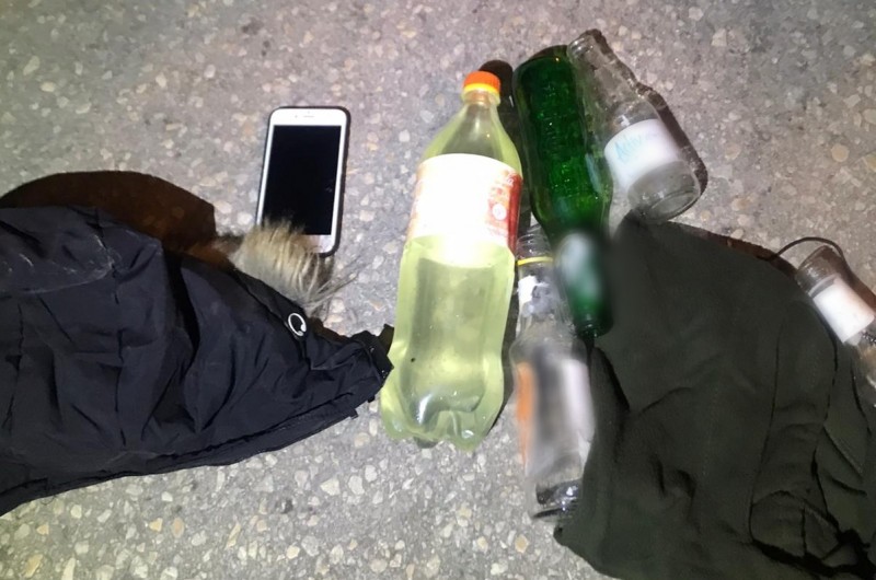 שוטרים זינקו על מחבל שחיכה למתפללים עם בקבוקי תבערה