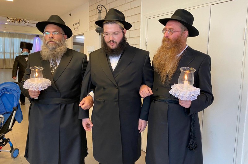 רגע לפני החלת ההגבלות: חתונת הת' לייב קעניג מנחלת הר חב רגע לפני החלת ההגבלות: חתונת הת' לייב קעניג מנחלת הר חב