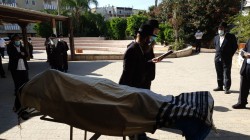 הלווייתו של המחנך ר' אלחנן יעקובוביץ' ז הלווייתו של המחנך ר' אלחנן יעקובוביץ' ז