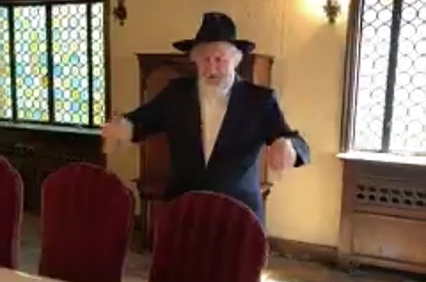 ב'זום': הרב לוין הכניס את 'צעירי ליובאוויטש' לדירת הרבי הריי