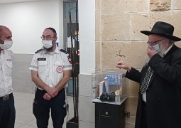 השליח הראשי בטבריה הרב יוסף קרמר, השליח הרב יונתן שפיצר הפועל עם ארגון מד השליח הראשי בטבריה הרב יוסף קרמר, השליח הרב יונתן שפיצר הפועל עם ארגון מד