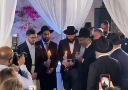 כעת בדובאי: רבה של רוסיה הרב בערל לאזאר מסדר קידושין בחופת תלמידת מכון חמ כעת בדובאי: רבה של רוסיה הרב בערל לאזאר מסדר קידושין בחופת תלמידת מכון חמ