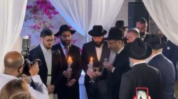 כעת בדובאי: רבה של רוסיה הרב בערל לאזאר מסדר קידושין בחופת תלמידת מכון חמ כעת בדובאי: רבה של רוסיה הרב בערל לאזאר מסדר קידושין בחופת תלמידת מכון חמ
