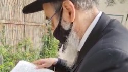 הרב מנחם מענדל גלוכובסקי מוביל עצרת תפילה וירטואלית לרפואתו של האברך ר' חיים דקל הלוי שנדבק בקורונה ומצבו קריטי הרב מנחם מענדל גלוכובסקי מוביל עצרת תפילה וירטואלית לרפואתו של האברך ר' חיים דקל הלוי שנדבק בקורונה ומצבו קריטי