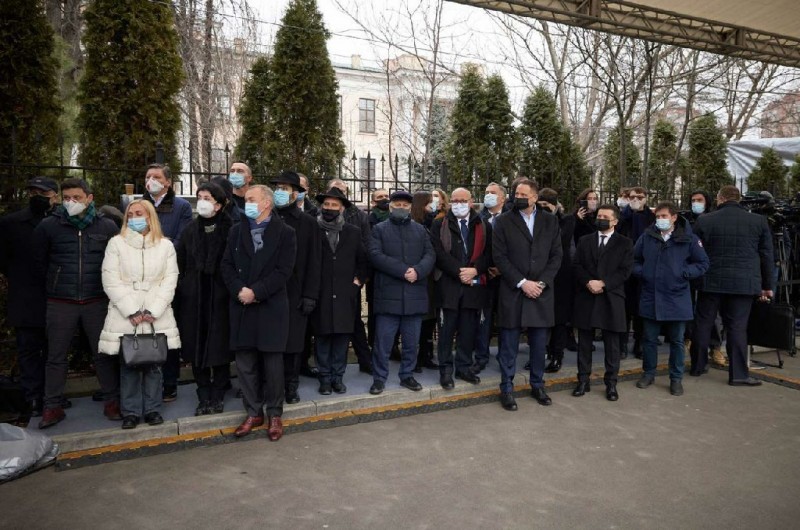 אוקראינה: שלוחי הרבי והנשיא בטקס הזיכרון הבינלאומי לשואה