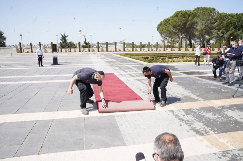 אחרי 13 חודשים מההשבעה הקודמת: השטיח האדום נפרס לכבוד הח