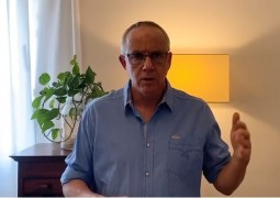 בעקבות האסון בהר מירון, דני לוטן, פסיכולוג קליני ומנהל מרפאת החרדה במרכז שניידר לרפואת ילדים, מייעץ להורים מה לעשות אם הילדים מרגישים אבודים ומשנים את התנהגותם ומתי צריך לגשת לקבל עזרה מקצועית. בעקבות האסון בהר מירון, דני לוטן, פסיכולוג קליני ומנהל מרפאת החרדה במרכז שניידר לרפואת ילדים, מייעץ להורים מה לעשות אם הילדים מרגישים אבודים ומשנים את התנהגותם ומתי צריך לגשת לקבל עזרה מקצועית.