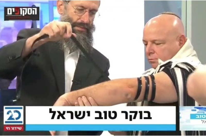 אפקט זנדברג: ערוץ 20 פתחו את תכנית הבוקר בהנחת תפילין