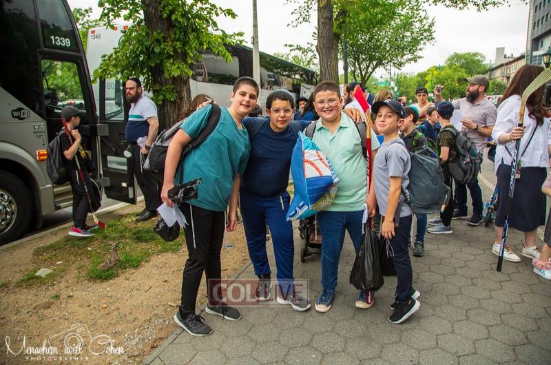 בזמן שבישראל הקורונה בשלבי חזרה: בניו יורק יצאו ילדי שכונת קראון הייטס באוטובוסים לחופשת הקיץ השנתית במתחם קעמפ 'גן ישראל' המתקיים השנה בפעם ה-65, בעיירה פארקסוויל שבהרים