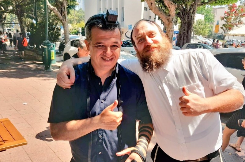 גאווה יהודית ברחובות רמת גן: חסיד חב