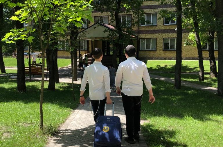 בכפר הנופש היוקרתי: ישיבת קיץ לשלוחים הצעירים באוקראינה