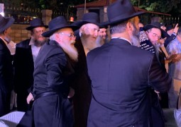 ליל יום ההילולא כ' אב: הכנסת ספר תורה לבית חב ליל יום ההילולא כ' אב: הכנסת ספר תורה לבית חב
