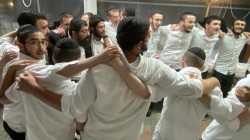 תמימים אינם נפרדים: המשפיע הרב מיכאל טייב מתוועד עם תמימים מסיימי שיעור ג' בישיבת תות תמימים אינם נפרדים: המשפיע הרב מיכאל טייב מתוועד עם תמימים מסיימי שיעור ג' בישיבת תות