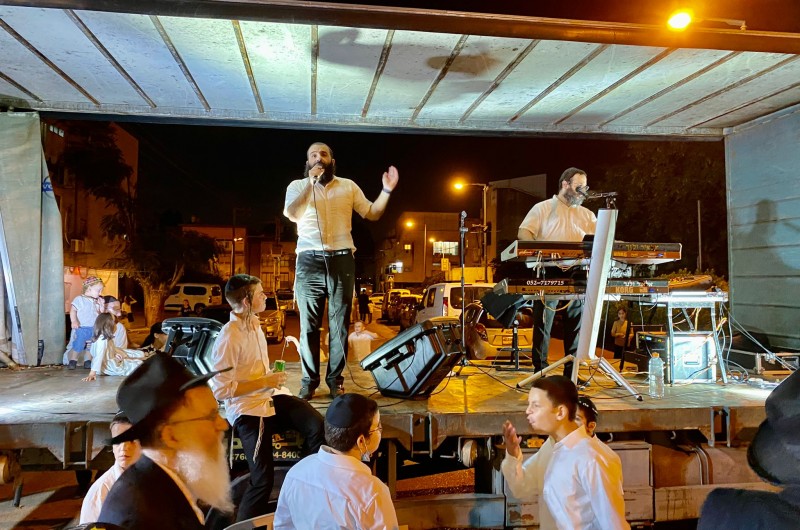 יוני שלמה ואלאור ולנר הקפיצו בשיכונים בכפר חב