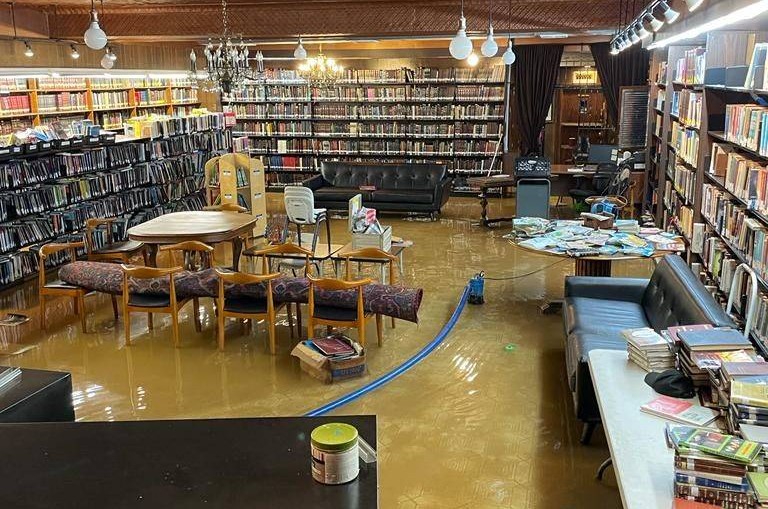 ספריית 'לוי יצחק' הוצפה במים והנזק מוערך ב-150 אלף דולר