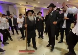 כמיטב המסורת: בחתונת התמים מאיר כהן מכפר חב כמיטב המסורת: בחתונת התמים מאיר כהן מכפר חב