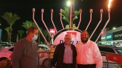 במרכז הקניות 'ביג' בצומת קסטינה כובד בהדלקת נר ראשון מר קובי אביבי ראש המועצה האזורית באר טוביה. את ההדלקה מארגנים מידי שנה האחים בצלאל מזרחי מ במרכז הקניות 'ביג' בצומת קסטינה כובד בהדלקת נר ראשון מר קובי אביבי ראש המועצה האזורית באר טוביה. את ההדלקה מארגנים מידי שנה האחים בצלאל מזרחי מ