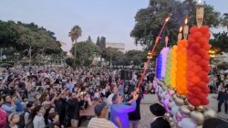אלפים מתושבי רעננה באירוע הדלקת חנוכיית ענק ברחבת 'יד לבנים' במרכז רעננה ע אלפים מתושבי רעננה באירוע הדלקת חנוכיית ענק ברחבת 'יד לבנים' במרכז רעננה ע