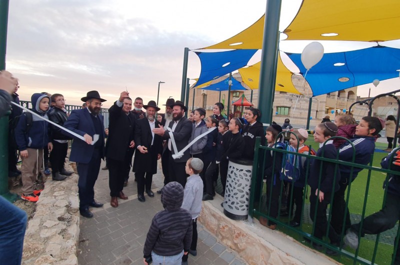 בטקס חגיגי: השקת גינת משחקים ליד בית הכנסת חב