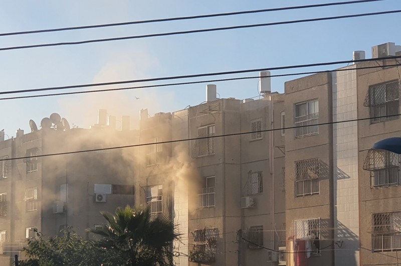 שריפה פרצה בדירה בנחל'ה, הדיירים התפנו מהדירה ללא פגע
