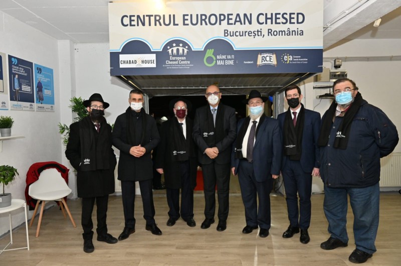 באירוע פתיחת מרכז החסד בבוקרשט, בו יחולקו ויושאלו ציוד רפואי ללא עלות: שגריר ישראל ברומניה, שליח חב