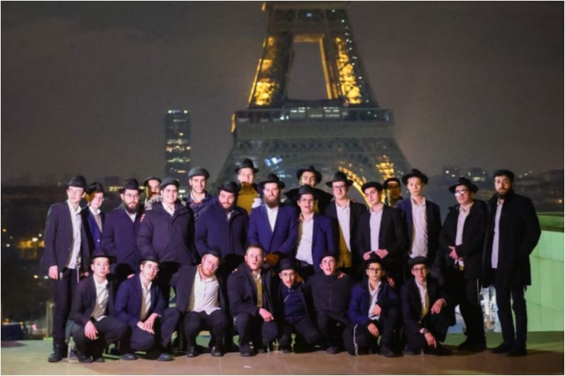 תלמידי ישיבת חב''ד שעקרו מדנייפר בשל המלחמה, זכו קבלת פנים חמה בפריז ע