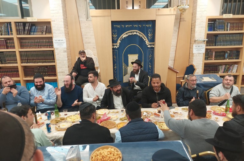 אמש בבית חב