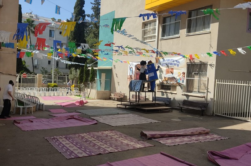 כ-1600 ילדים והורים בשמיעת עשרת הדברות בנוה שאנן בחיפה