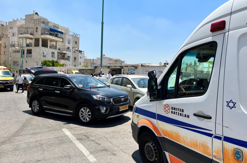 טרגדיה: פעוטה נשכחה ברכב באלעד ונפטרה