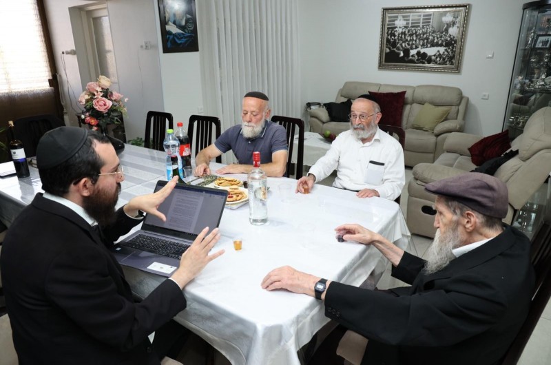 שלושה מחשובי תושבי נחלת הר חב