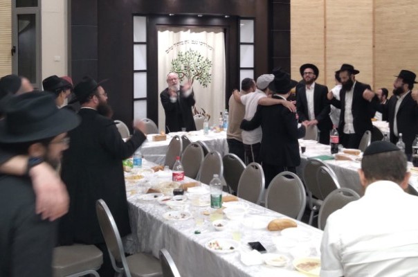חג הגאולה: השליח הראשי בתל אביב התוועד עם הקהילה בחריש