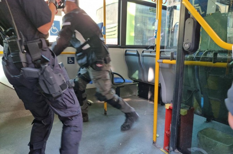 טרור: חרדי נדקר באוטובוס בירושלים, המחבל נוטרל