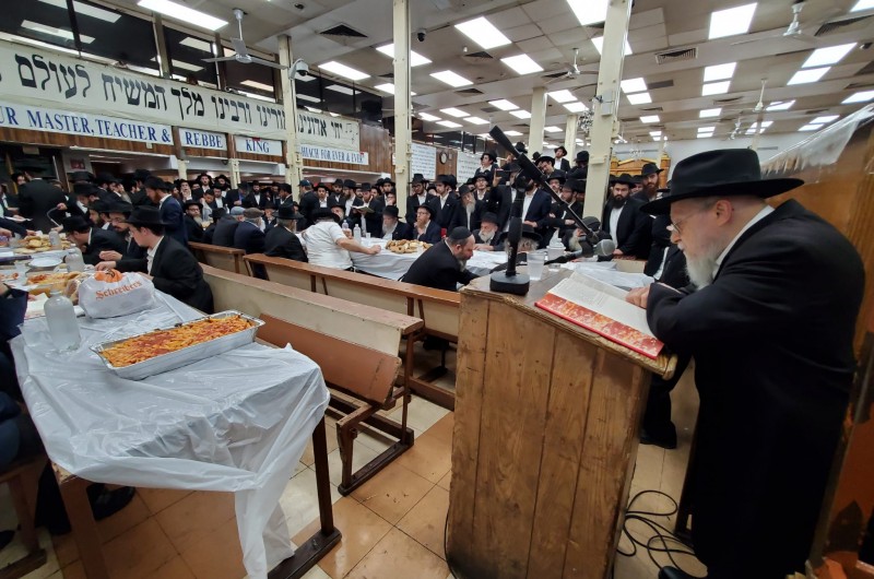 המרא דאתרא של קראון הייטס ערך סיום מסכת בחצרות קודשנו