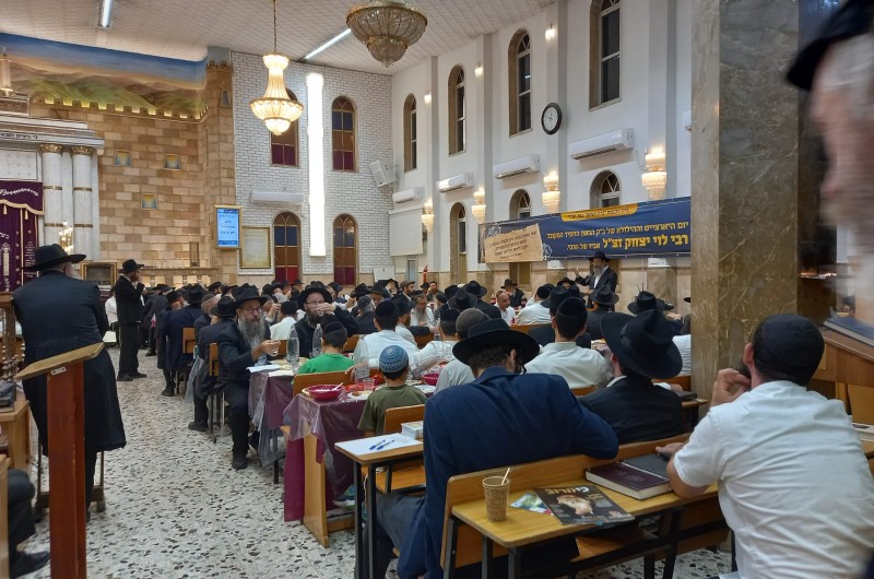 התוועדות לרגל יום ההילולא של אביו של הרבי רבי לוי יצחק, בבית הכנסת 'בית מנחם' בכפר חב