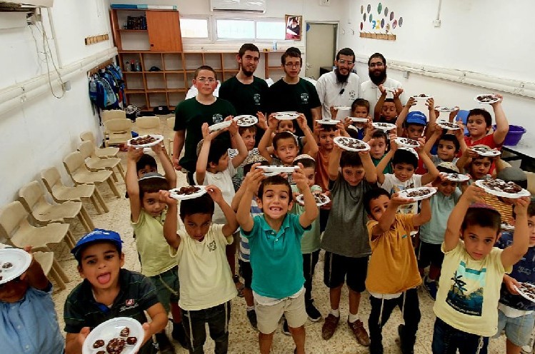 התלמידים העולים לכיתה א' בלוד ב'גן ישראל' מיוחד משלהם